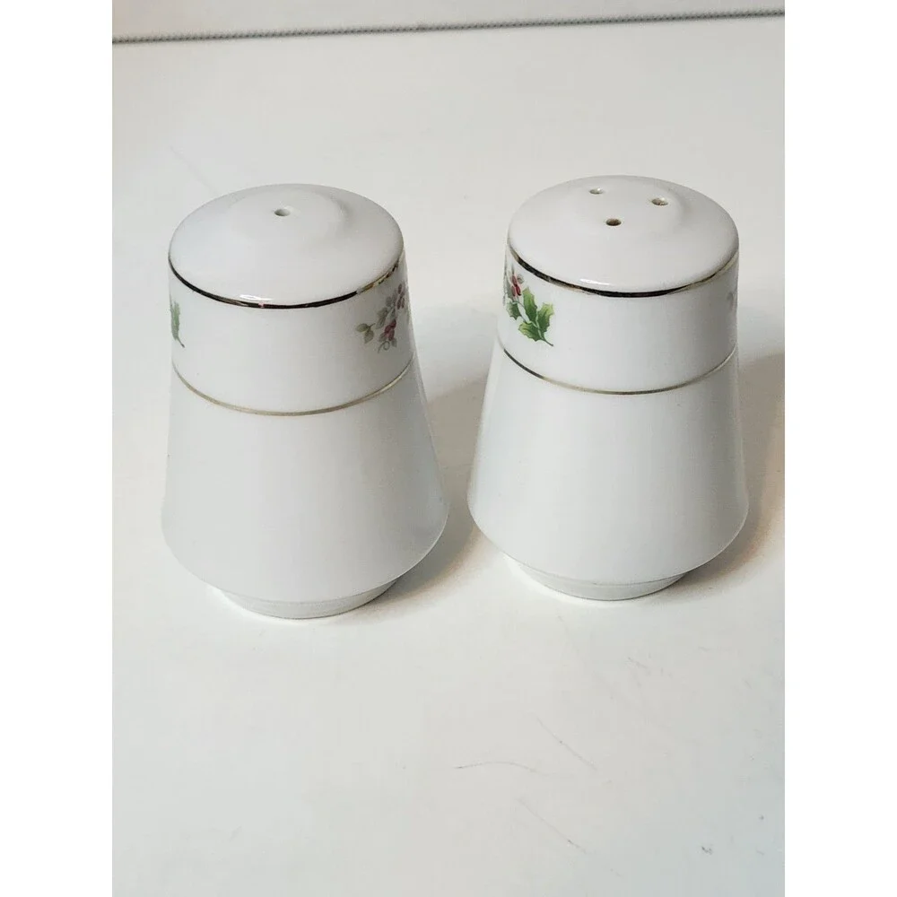 Salt & Pepper Shakers White Porcelain Gold Trim Holly Red Berries Christmas
